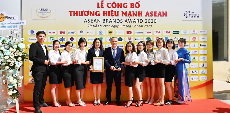 CEO Đặng Văn Lâm nhận giải thưởng thương hiệu mạnh ASEAN